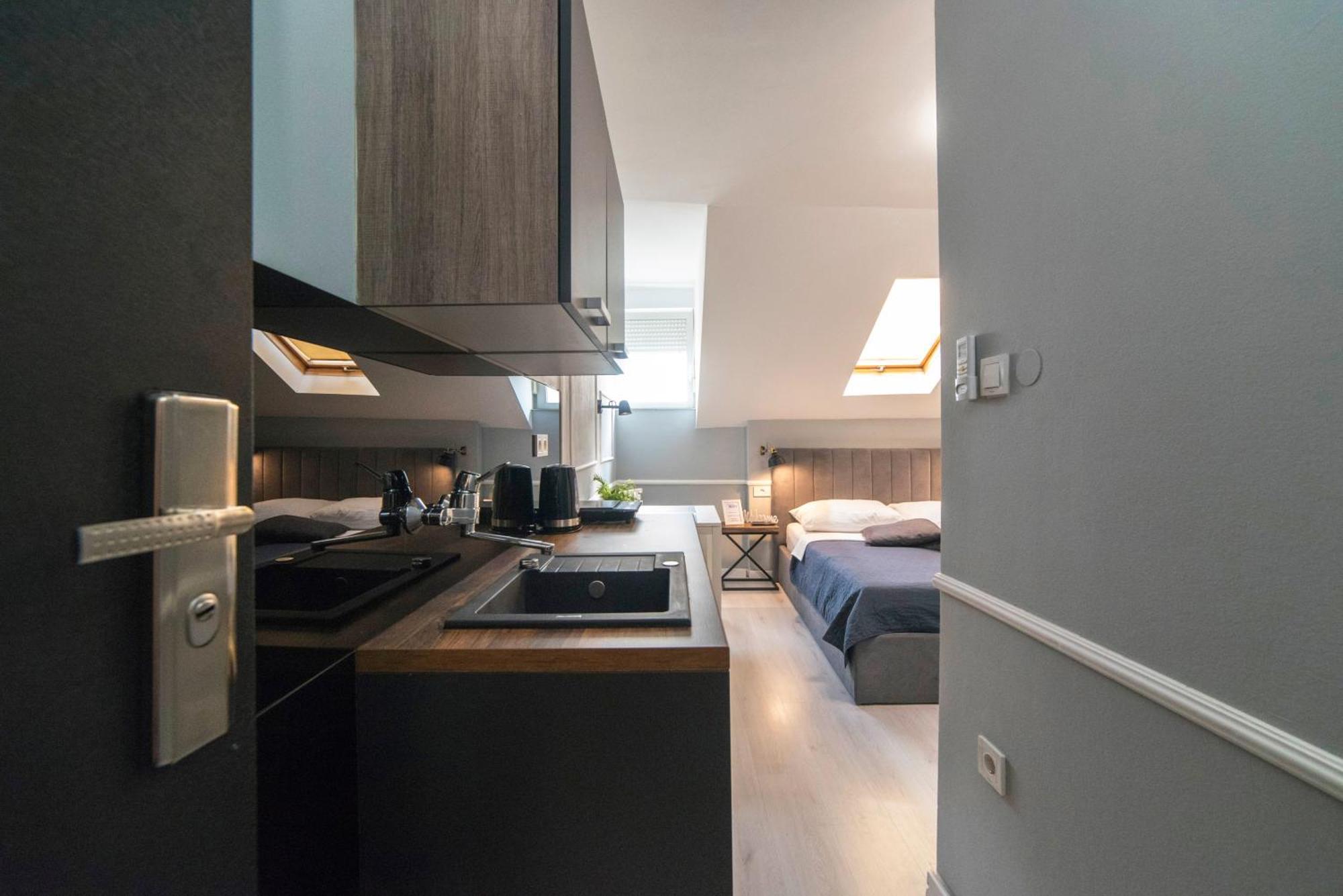 Manuela Studio Apartments, 4Th Floor, No Elevator Zagreb Exterior photo